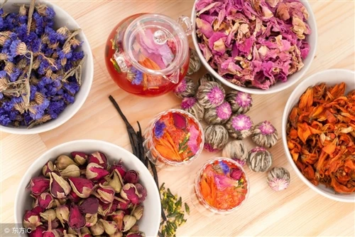 Ki sa ki te flè? Konprann te parfumé, te èrbal, ak te aromatize